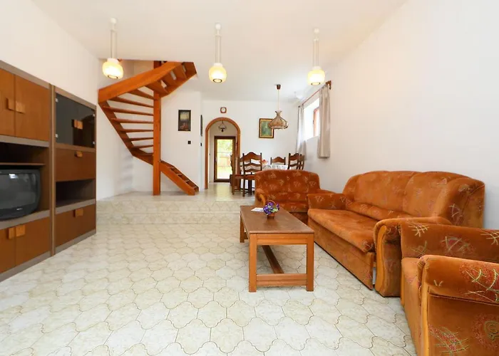 Pinus 2 By Interhome בית נופש Balatonfůzfő