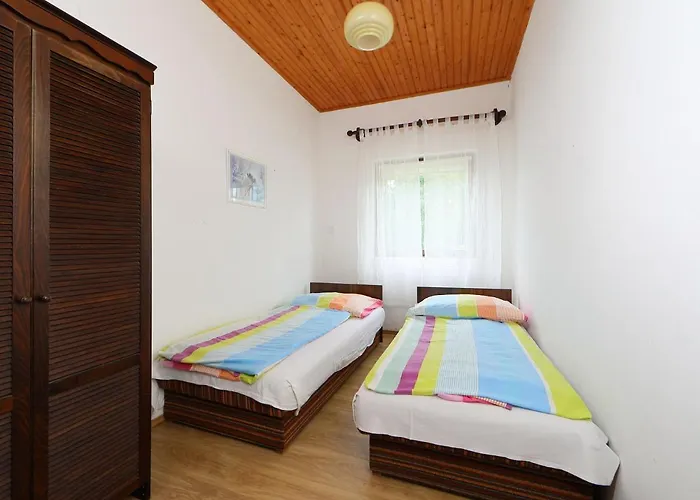 Pinus 2 By Interhome בית נופש Balatonfůzfő